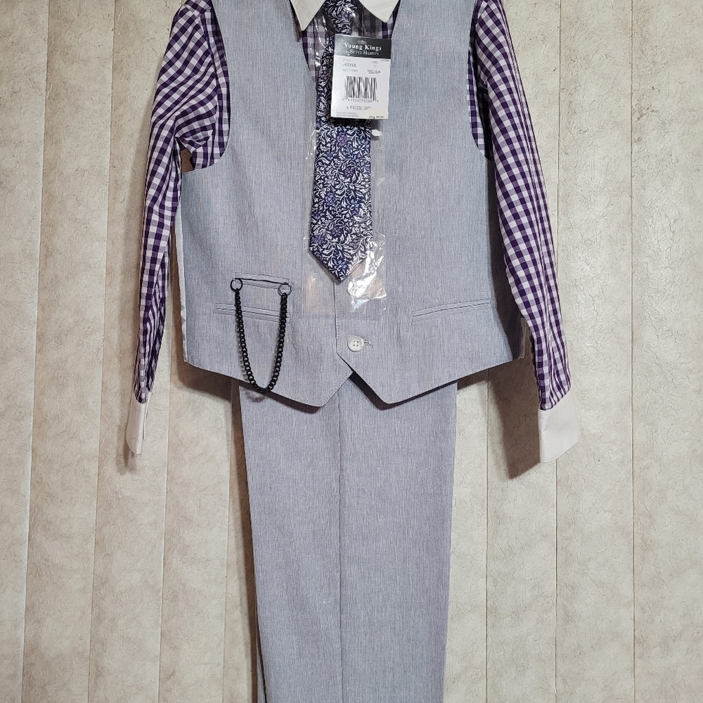 BNWT boys size 7 4 piece suit